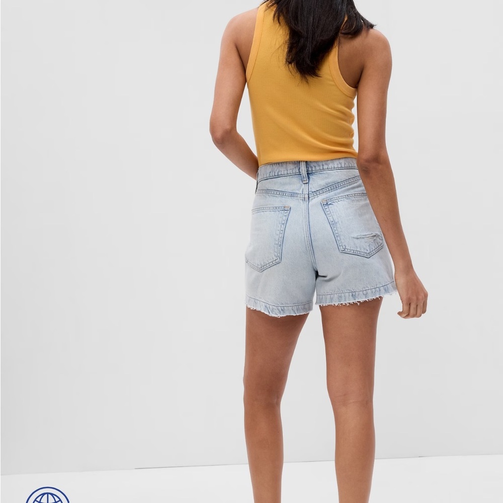 NWOT HIGH RISE CUTOFF SHORTS - Picture 3 of 6